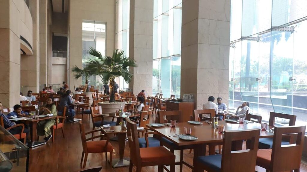This image has an empty alt attribute; its file name is Hyatt_Waterside_cafe-1024x575.jpg