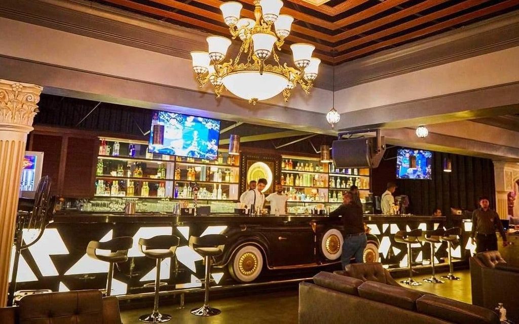 Best Rooftop Restaurants in Mumbai: Bar Sin City Rooftop Resto & Lounge – Andheri West